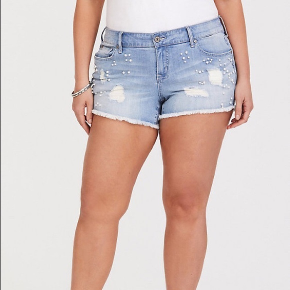 Torrid distressed denim w/ pearls - vintage wash
